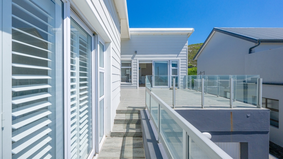 6 Bedroom Property for Sale in Agulhas Western Cape